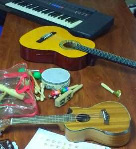 Are you looking for music classes in Almuñécar? Juanfran is the teacher for you! He is a licensed teacher from the University of Granada and has years of experience in the arts and providing music lessons to students of all ages.