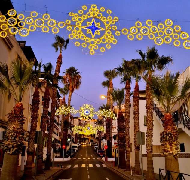 There are plenty of things to enjoy for Christmas La Herradura Spain! Visit the nativity scene, take part in the fun and enjoy the holidays. Read more on Almunecarinfo.com